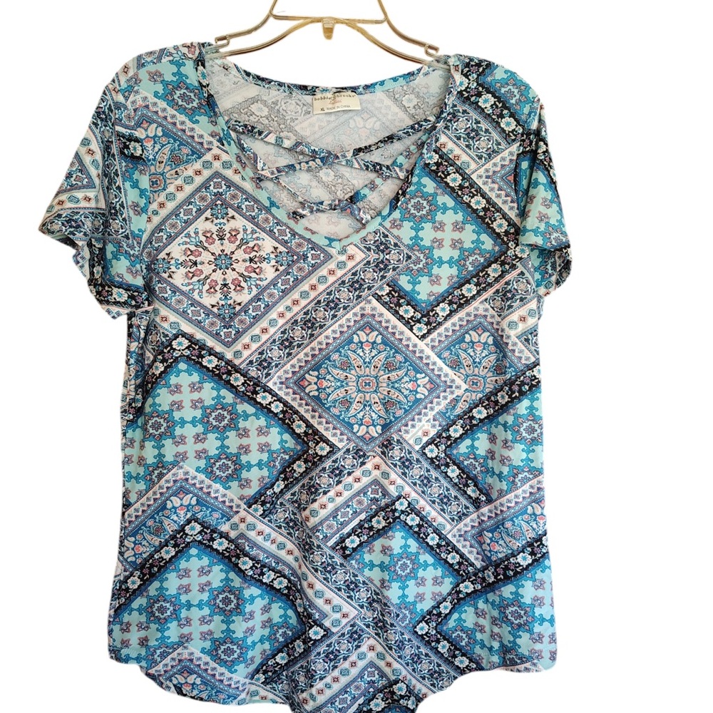 Bobbie Brooks Blue and White Patterned Short Sleeve Tee